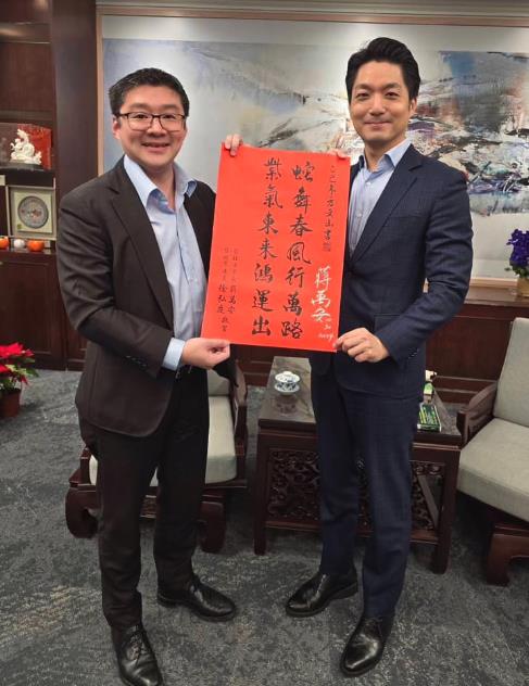 蔣萬安春聯「偷踩盧秀燕」不是最大問題？代筆人是他「替中共寫統戰歌」遭炎上