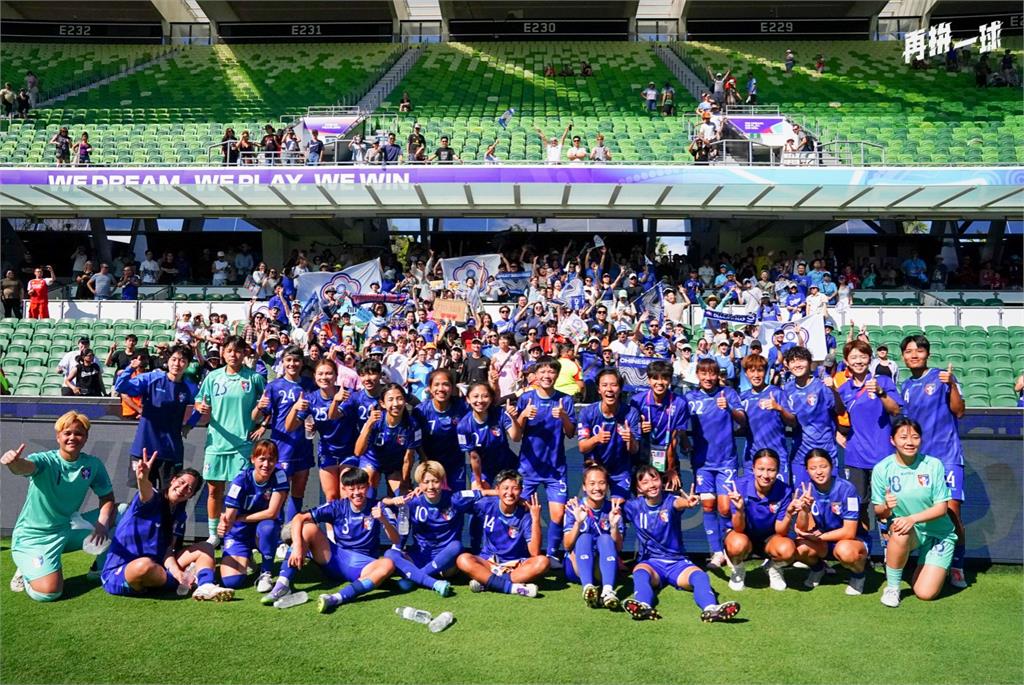 亞洲盃女足/場邊高喊Team Taiwan!中國選手「撞飛台灣守門員」超扯畫面曝