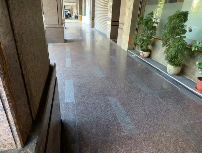 男不滿遭控"裝病借錢"　上門嗆聲爆街頭全武行