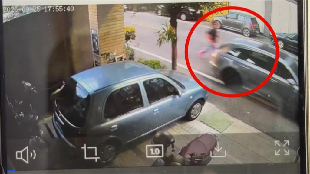 台南永康轎車暴衝！　疑車故障「連環撞」釀4車受損.1人傷