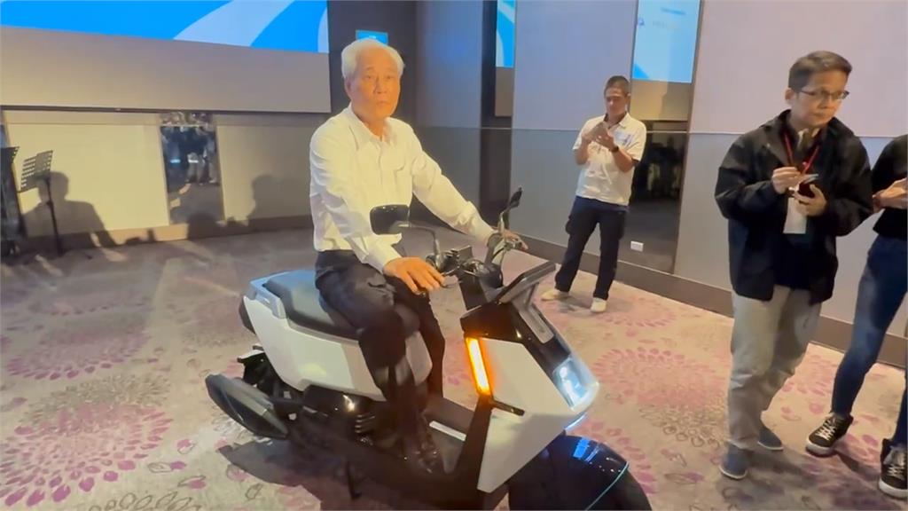 機車也有油電混合! 　「插電式油電機車」在台亮相