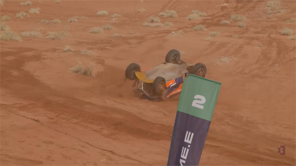 Nascar北美房車賽連環撞　電動車沙漠越野賽翻覆