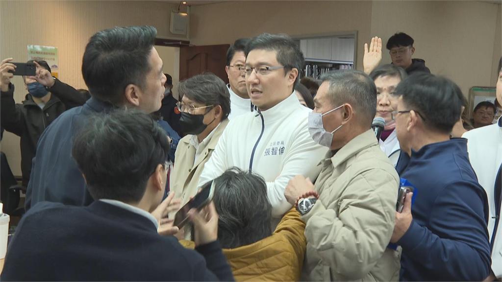 快新聞/藍硬幹選罷法!綠再集結抗議爆衝突 林淑芬:反對國共將台灣民主判死