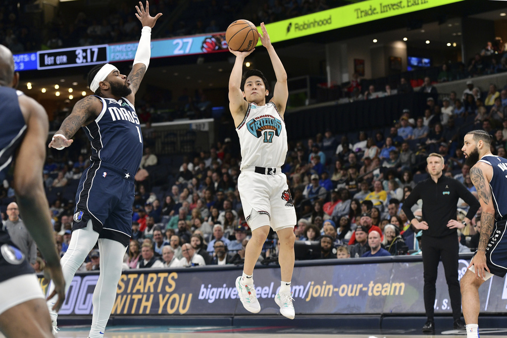 NBA(影)/河村勇輝這樣傳球也行!背後傳球超神讓隊友快攻灌籃送出漂亮助攻