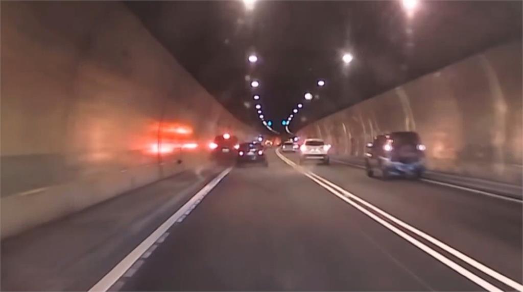 國6隧道連環撞駕駛疑為閃避拋錨車　連撞2休旅車　幸無人傷亡