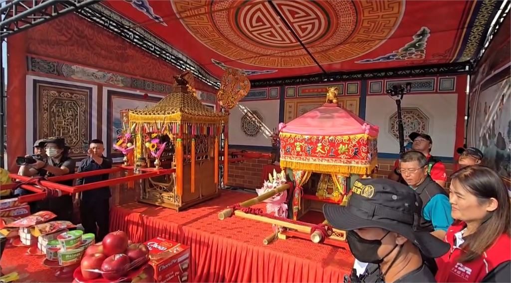 400年來首次雙媽會！　麥寮開山媽祖同框白沙屯媽祖