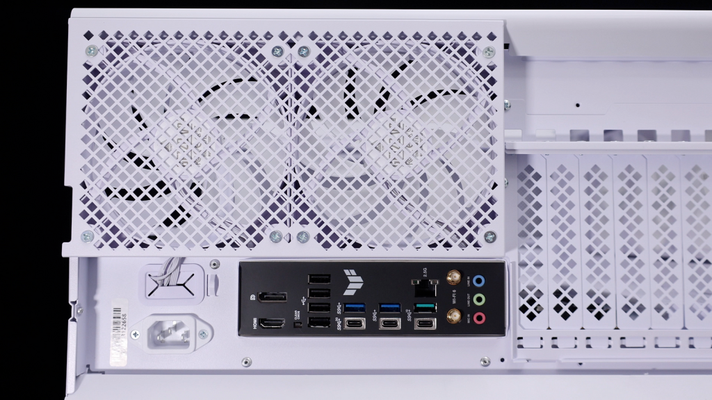 MONTECH 翻轉選擇 HS01 Pro 支援 BTF 背插式主機板的玻璃側透機殼