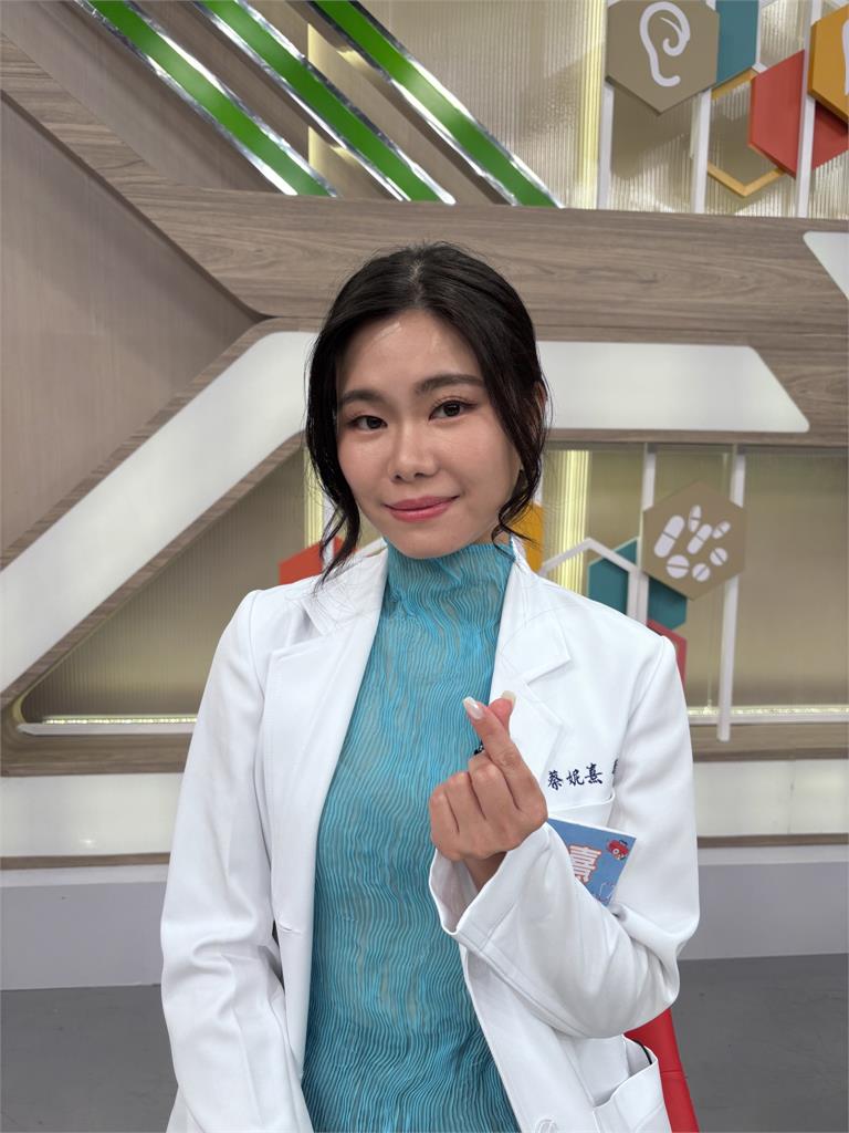 《醫學大聯盟》同房白雲打呼馬國弼崩潰吃安眠藥!喊「等我藥效發作你再睡」
