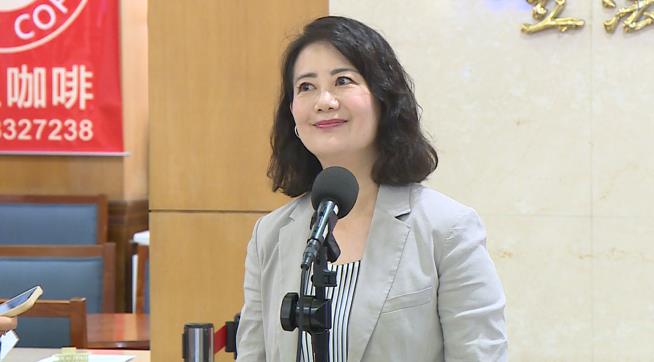 民眾黨做面紙「花900萬」超闊綽!吳思瑤揭「1包成本價」:錢真好賺