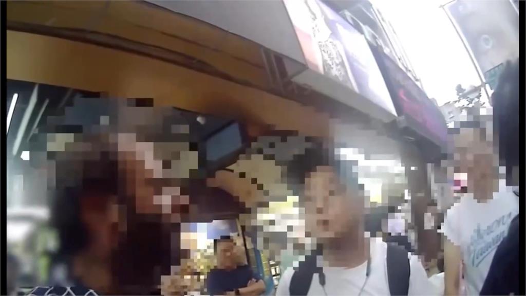 街頭藝人遭印度男騷擾！　警方到場他狂喊Why