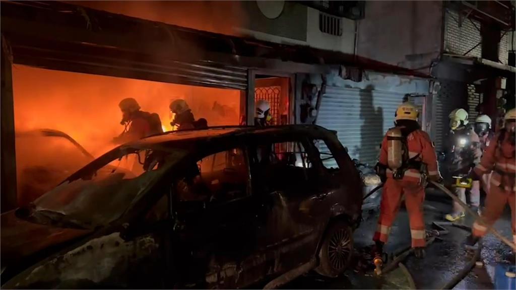 快新聞／竹市光華東街民宅暗夜祝融　2汽車、3機車被燒毀