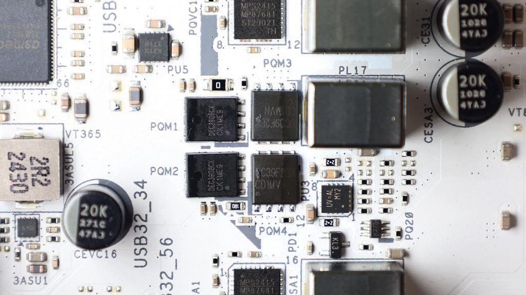 ASRock B860M Steel Legend WiFi 平價銀白色加入 Thunderbolt 4