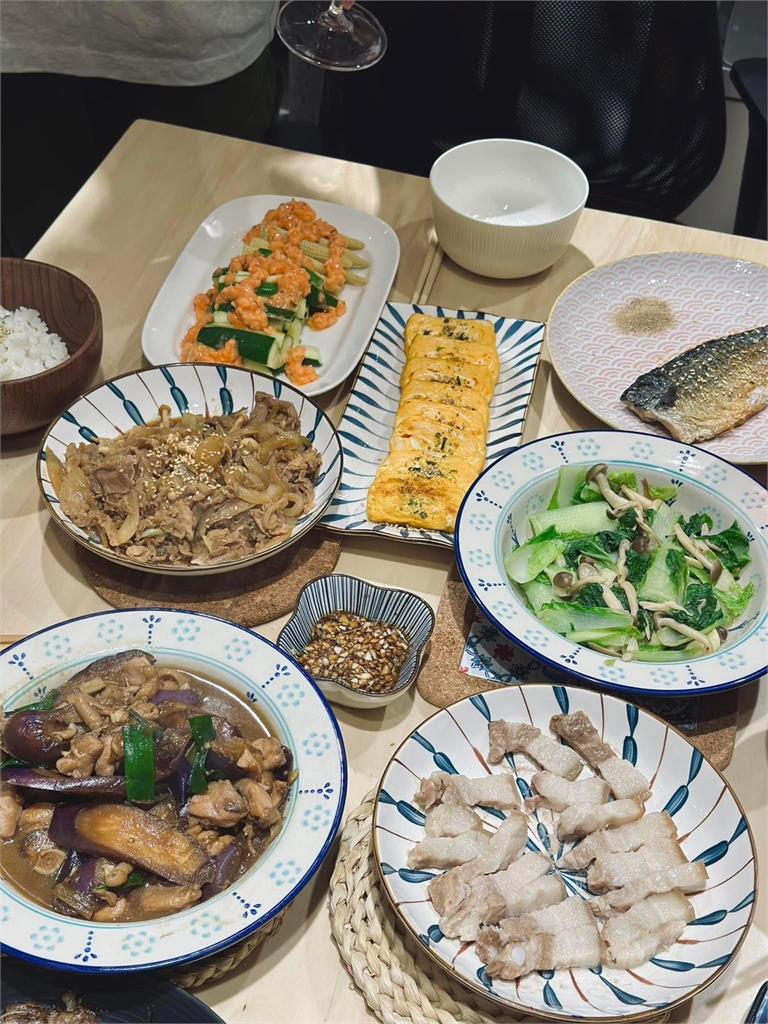 甜美長相會下廚!《好運來》女星謝京穎做大菜 網驚:「你講得很好耶 這段背多久」