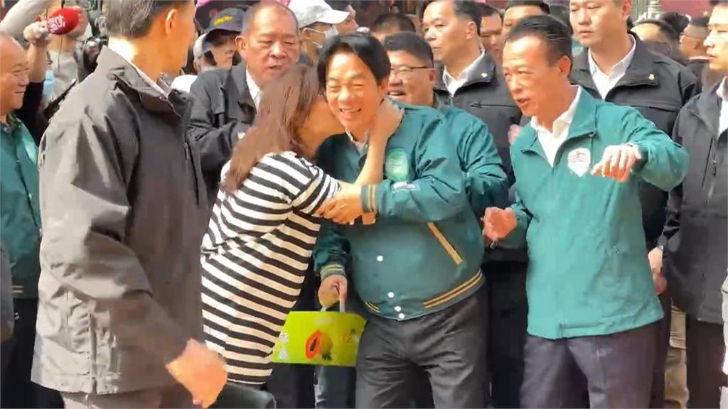 震驚！　南韓在野黨魁遇刺　　柯文哲掃街穿上防彈背心