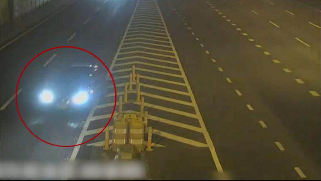 下交流道前反悔「原地倒車」 駕駛「跨越槽化線」最高恐罰3萬6千元