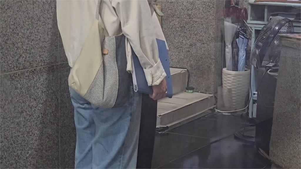 扮吊死鬼！密室逃脫員工「勒頸疑25分鐘」　險窒息死亡