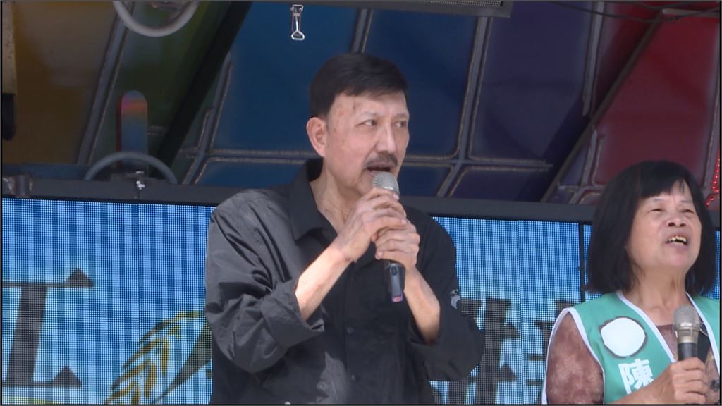 陳睿生拚連任余天站台秀唱功　阮昭雄代表院長卓榮泰授戰旗