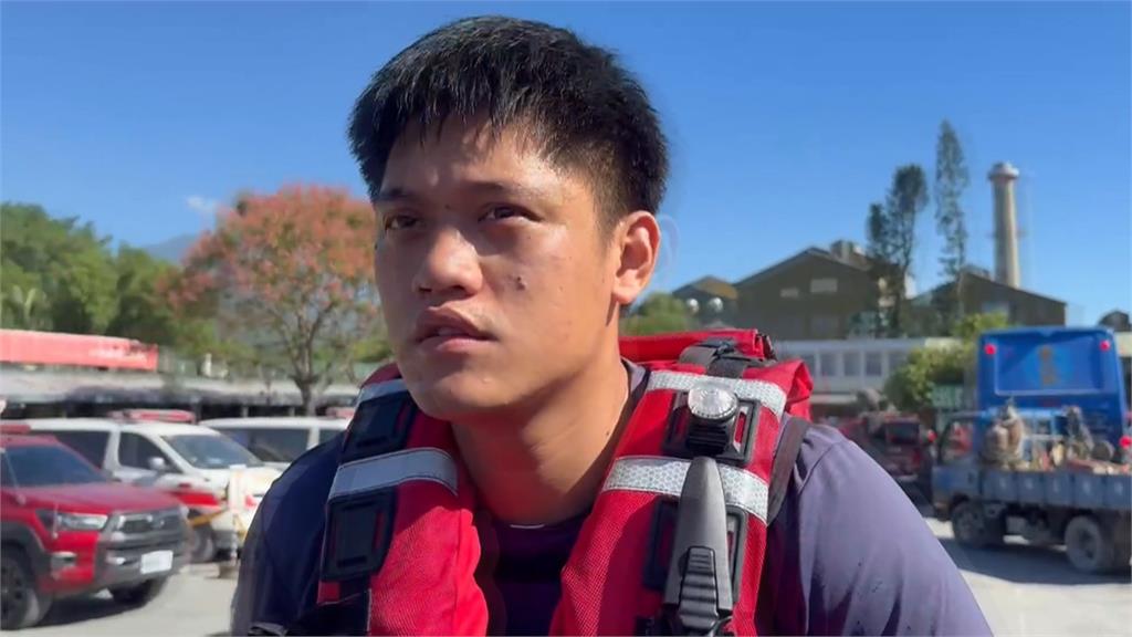 令人動容！！消防員爬屋頂救「行動不便姑丈」　下秒歸隊投入救災