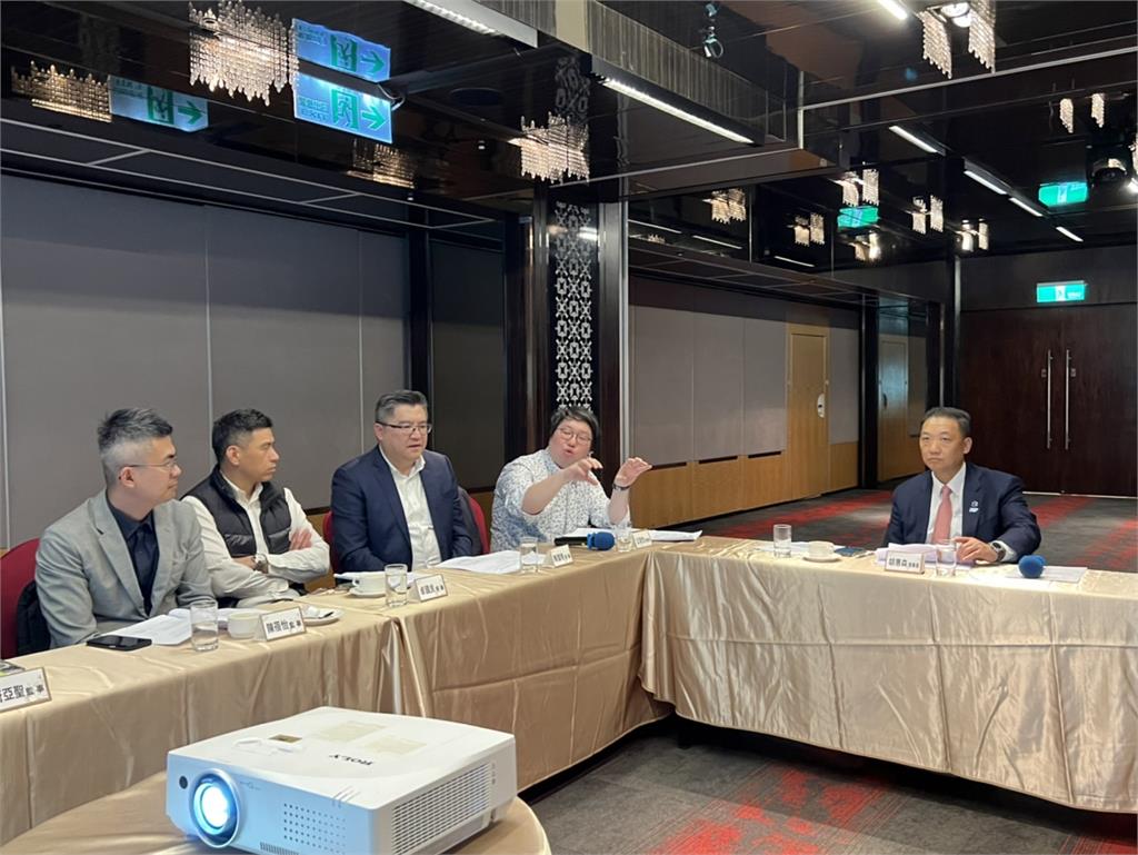 再生能源售電業近百家 公會憂RE30「電力分艙」衝擊大籲暫緩!