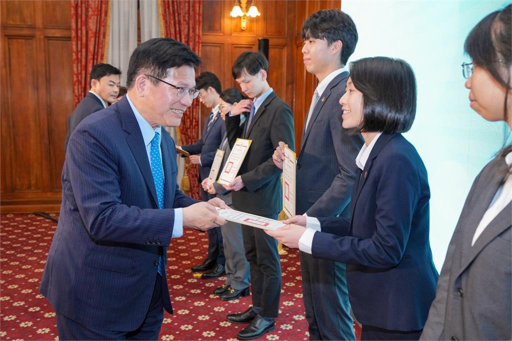 快新聞／勉勵外交及僑務新進人員　林佳龍：在風雨中綻放堅韌之花