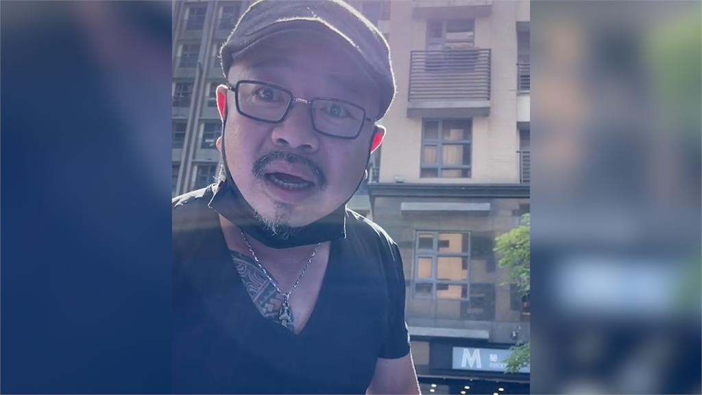 鈔能力!男遇行車糾紛出這招安撫 從敲車窗嗆聲變大哥慢走