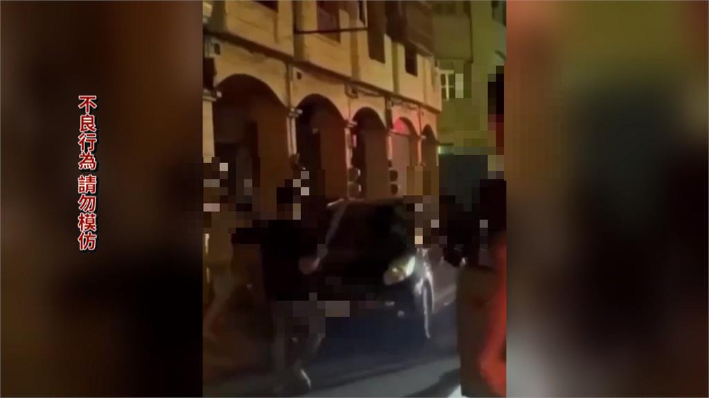 又見「球棒隊」！　行車糾紛惡煞砸車洩憤　警12小時逮11人送辦