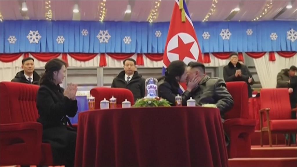 準備接班？　北韓「第一千金」金主愛與金正恩互動親密