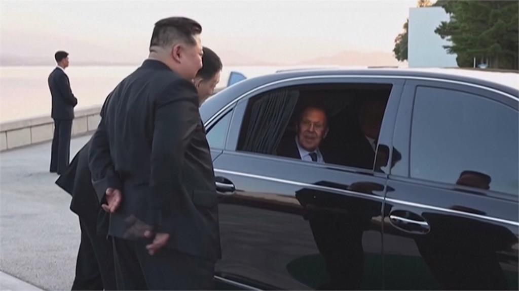 金正恩遊艇、豪車接見俄羅斯外長 進行戰略對話簽署聯合聲明