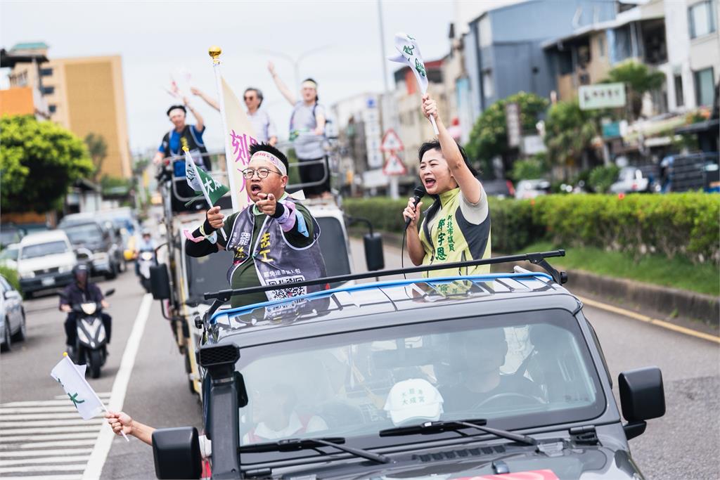 快新聞/車掃挺進「台灣最北端」富貴角 蘇巧慧籲週六投同意:拒親共立委