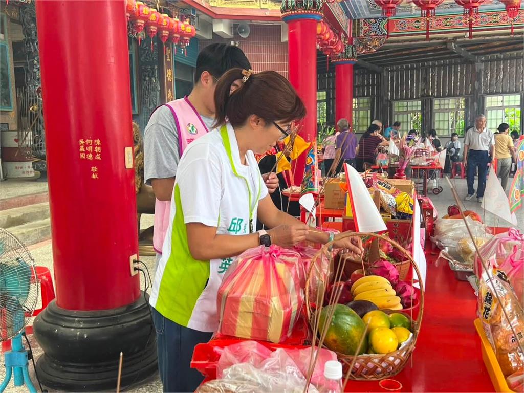 民進黨54歲女將邱鳳英驟逝!跑行程突倒地OHCA…醫揭0前兆「2動作」能搶命