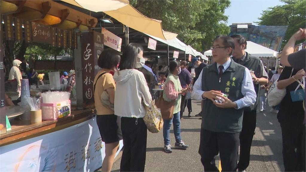 商圈樂活購集結上百特色商圈　　黃偉哲化身「恐龍騎士」衝業績