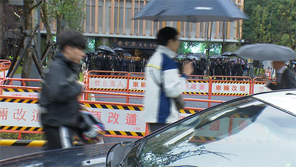 竹聯幫幫主黃少岑今辦告別式 各界政商名流到場致意