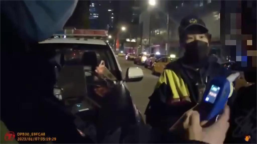 醉男夜店狂歡完竟跳上引擎蓋 嗨過頭!讓酒駕友人意外落網