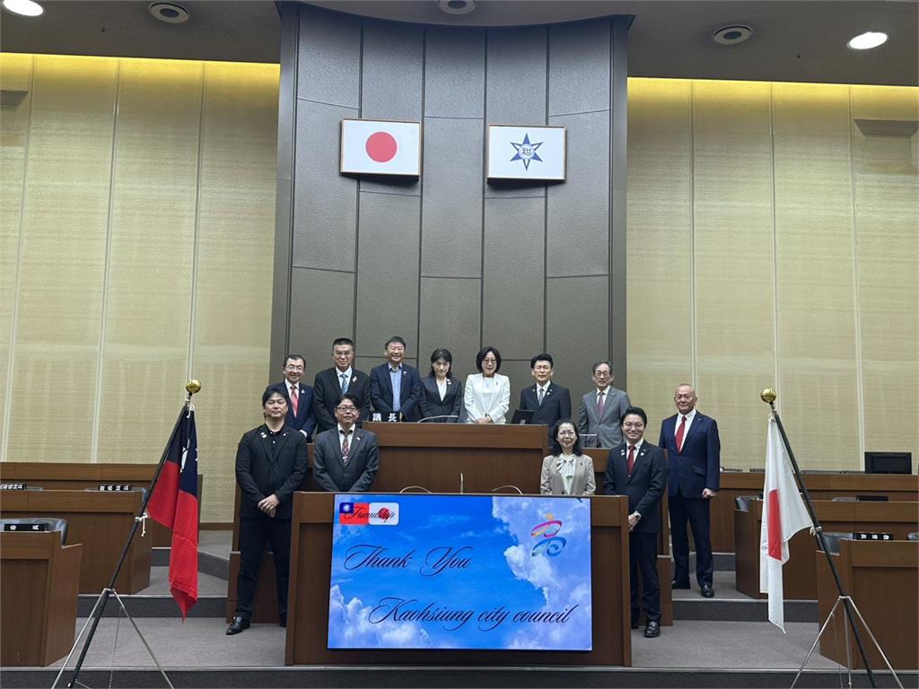 高市議長康裕成率團訪日 與和歌山市議會老友歡聚