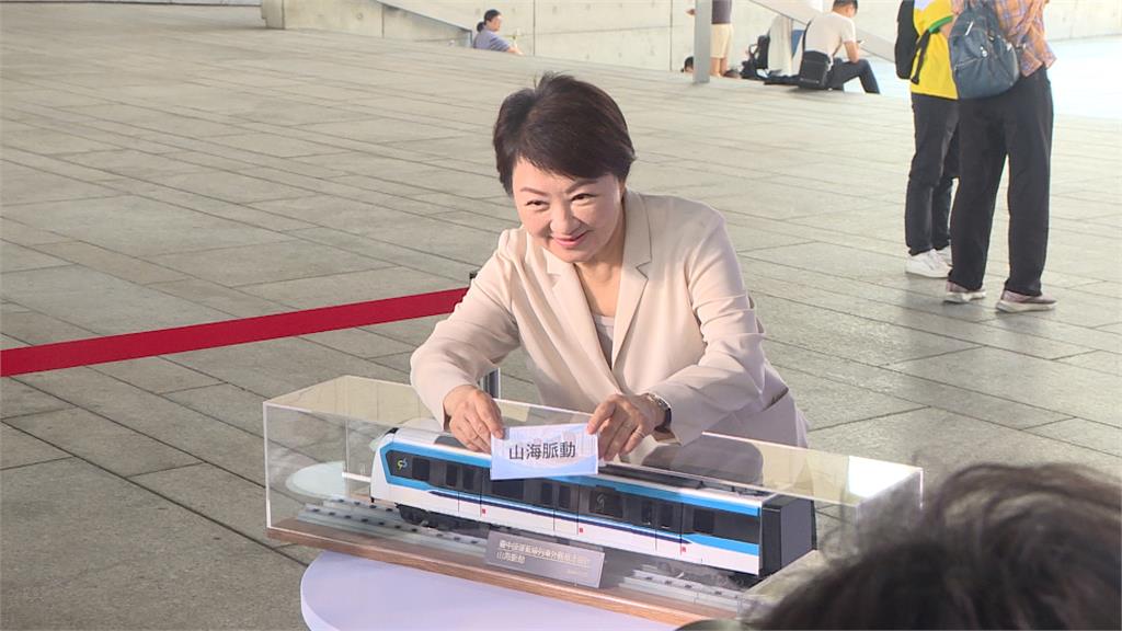 台中藍線辦「車廂外觀」票選　完工至少再８年！綠轟：收割政績