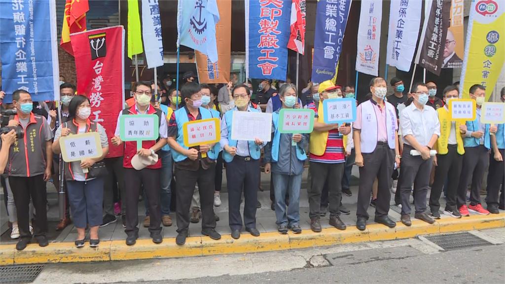 快新聞/基本工資審議會登場 許銘春:盼經濟果實勞資共享
