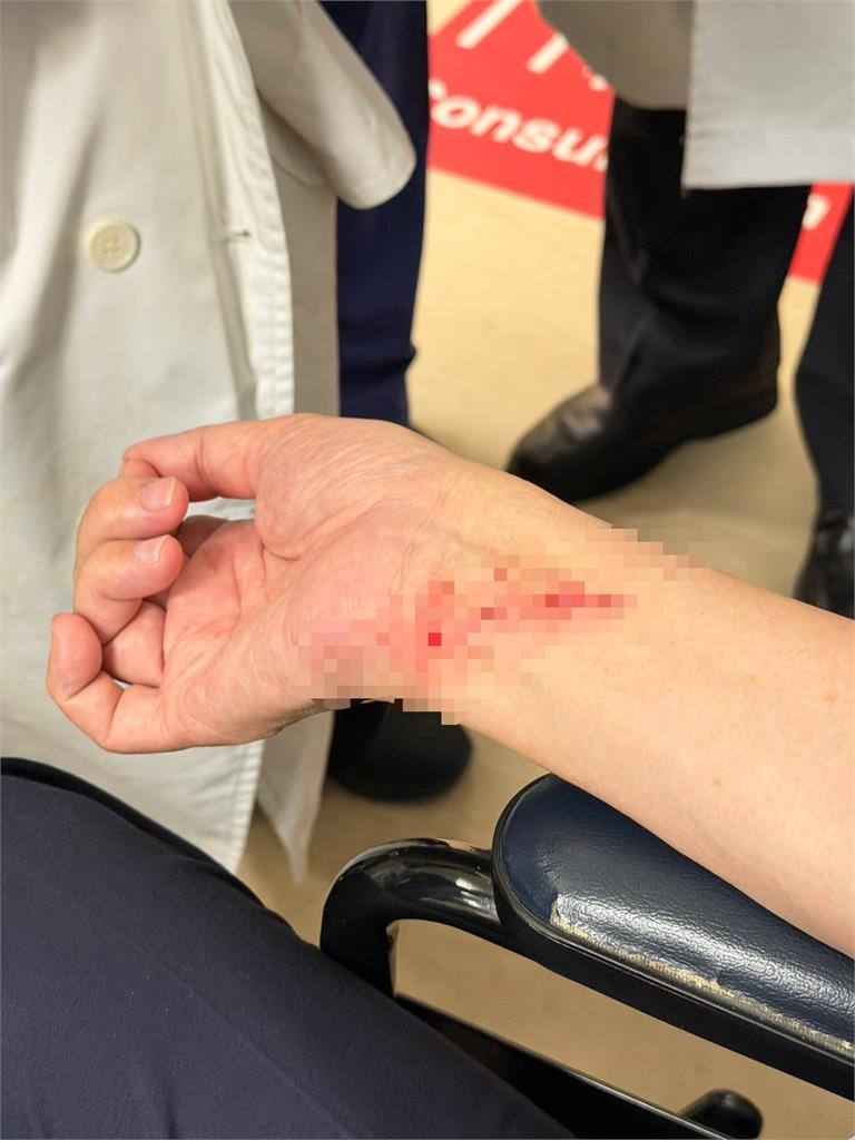 快新聞/輔大醫院爆醫療暴力!泌尿科名醫江漢聲左腹、手腕遭刺 警方、院方發聲了