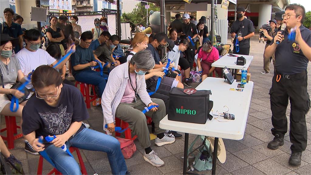黑熊學院止血帶街頭挑戰　罷團阿美現身參與