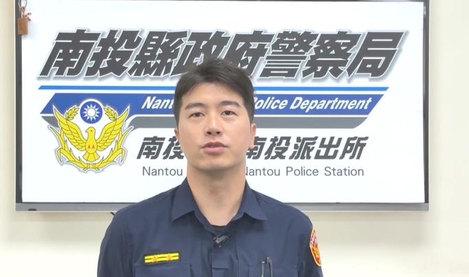 抓攝狼！姊妹逛賣場遭偷拍　店員將嫌犯「抱緊處理」扭送法辦