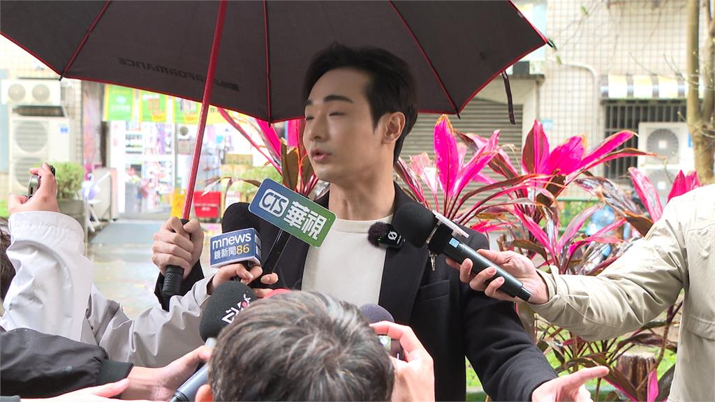 中配恩綺今晚松山搭機飛成都 小微動向不明!內政部:不配合將執行強制出境