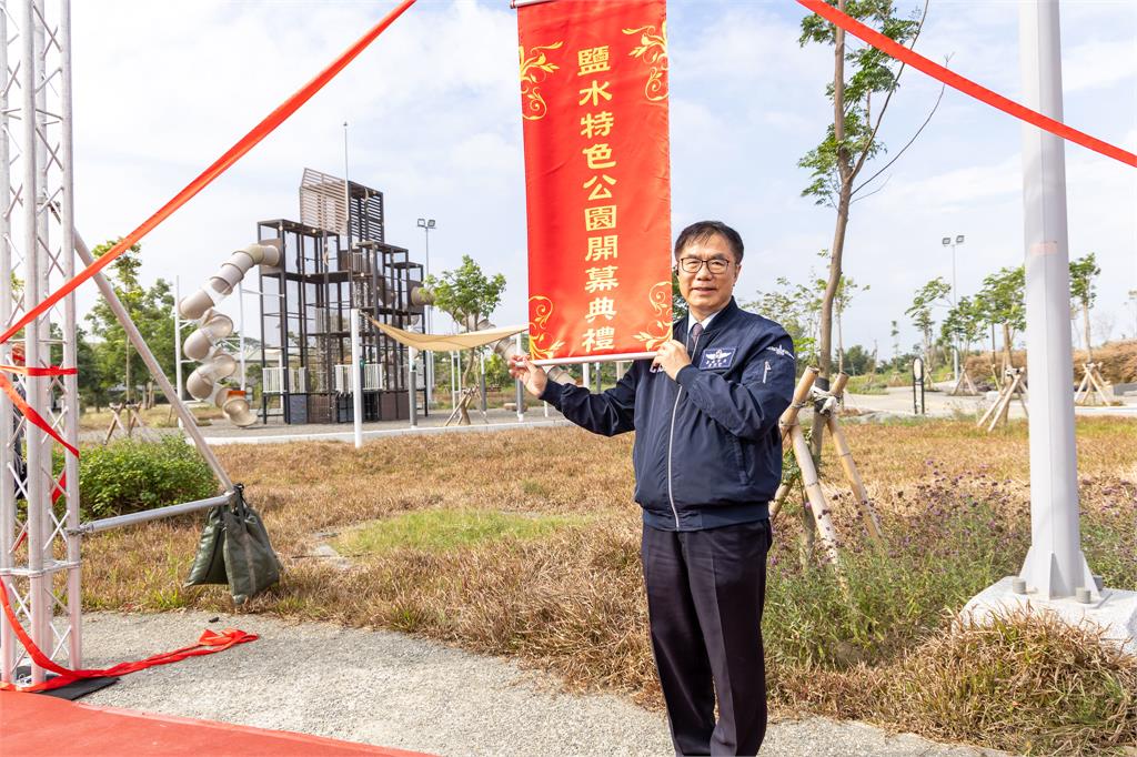 東京紅眼班機「1人遊阿北」竟是黃偉哲！「暴瘦反差狀態流出」0幕僚真相被挖