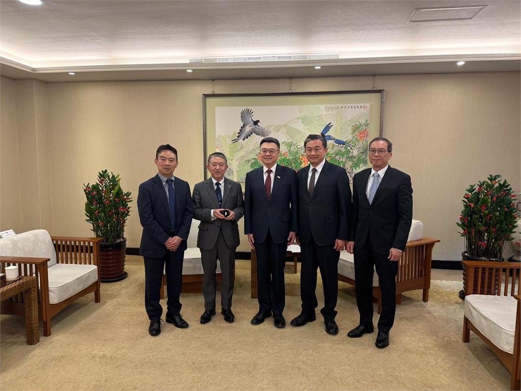 政院聘「前日本自衛隊幕僚長」當顧問 與卓榮泰同框照曝光