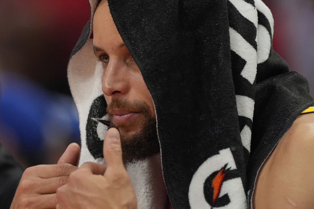 NBA(影)/火箭主場升空拒絕放假!15分差轟退勇士拿下G5