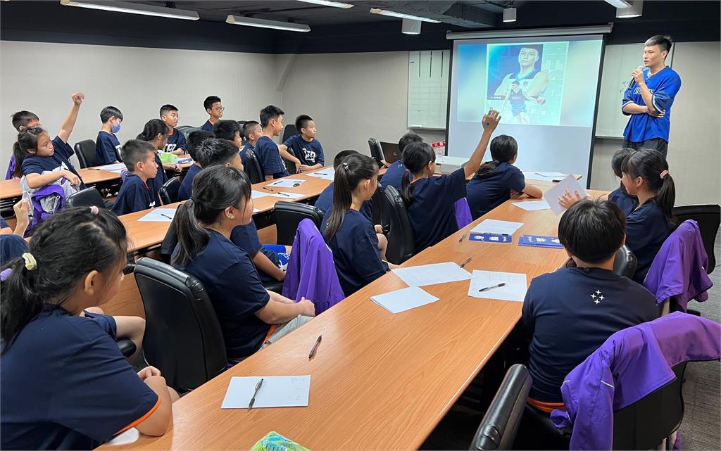 北富銀攜手富邦悍將舉辦「悍將小富翁理財營」