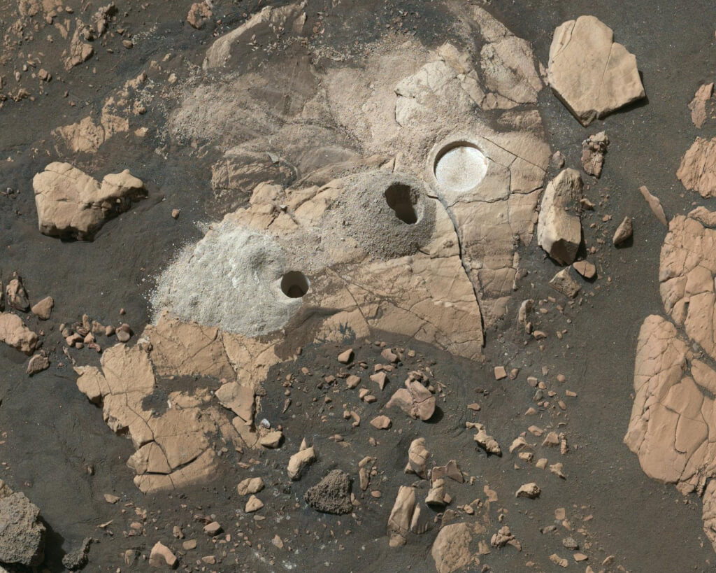 毅力號採得火星岩石樣本　發現古代微生物潛在跡象