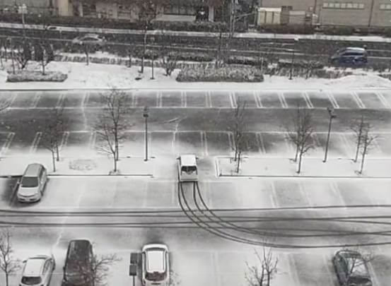 日本自衛隊秀實力！雪地內開車「一筆到底」畫出愛心　神級駕駛掀熱議