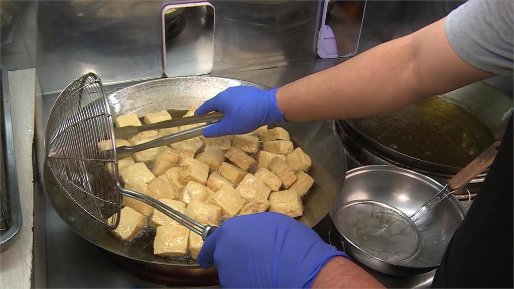 最「龜毛」的臭豆腐攤 老闆取經50家店學炸功