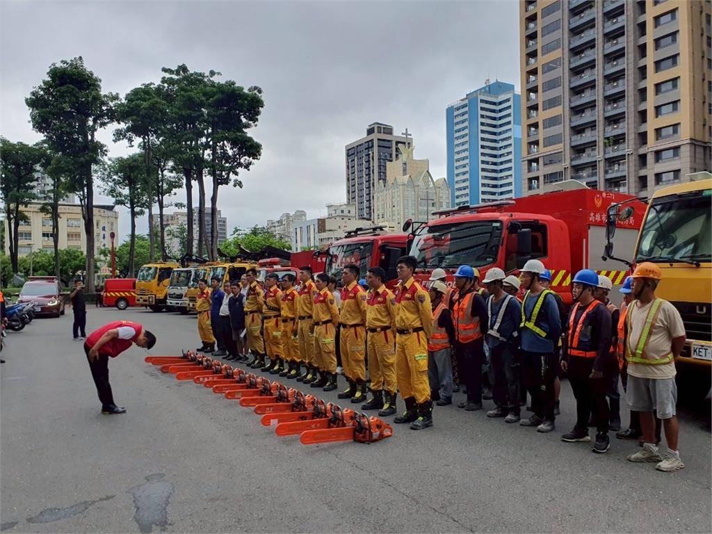快新聞/丹娜絲重創嘉義 高市府派98人、各式機具支援救災