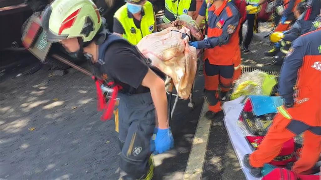 新北萬里砂石車打滑撞客運 39歲乘客首當其衝送醫不治