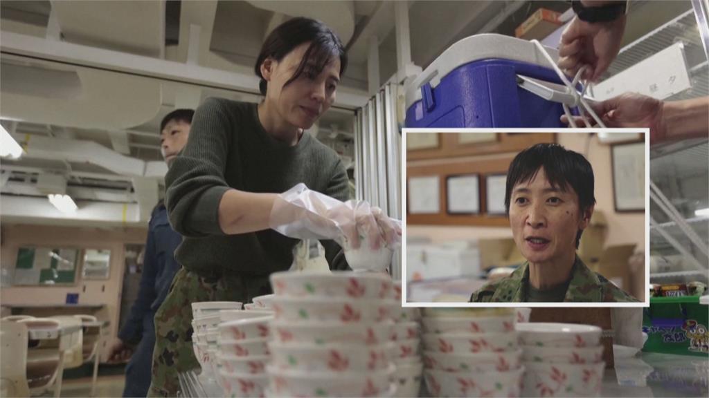 日本兩棲戰隊奪島演習　　女兵現身參與